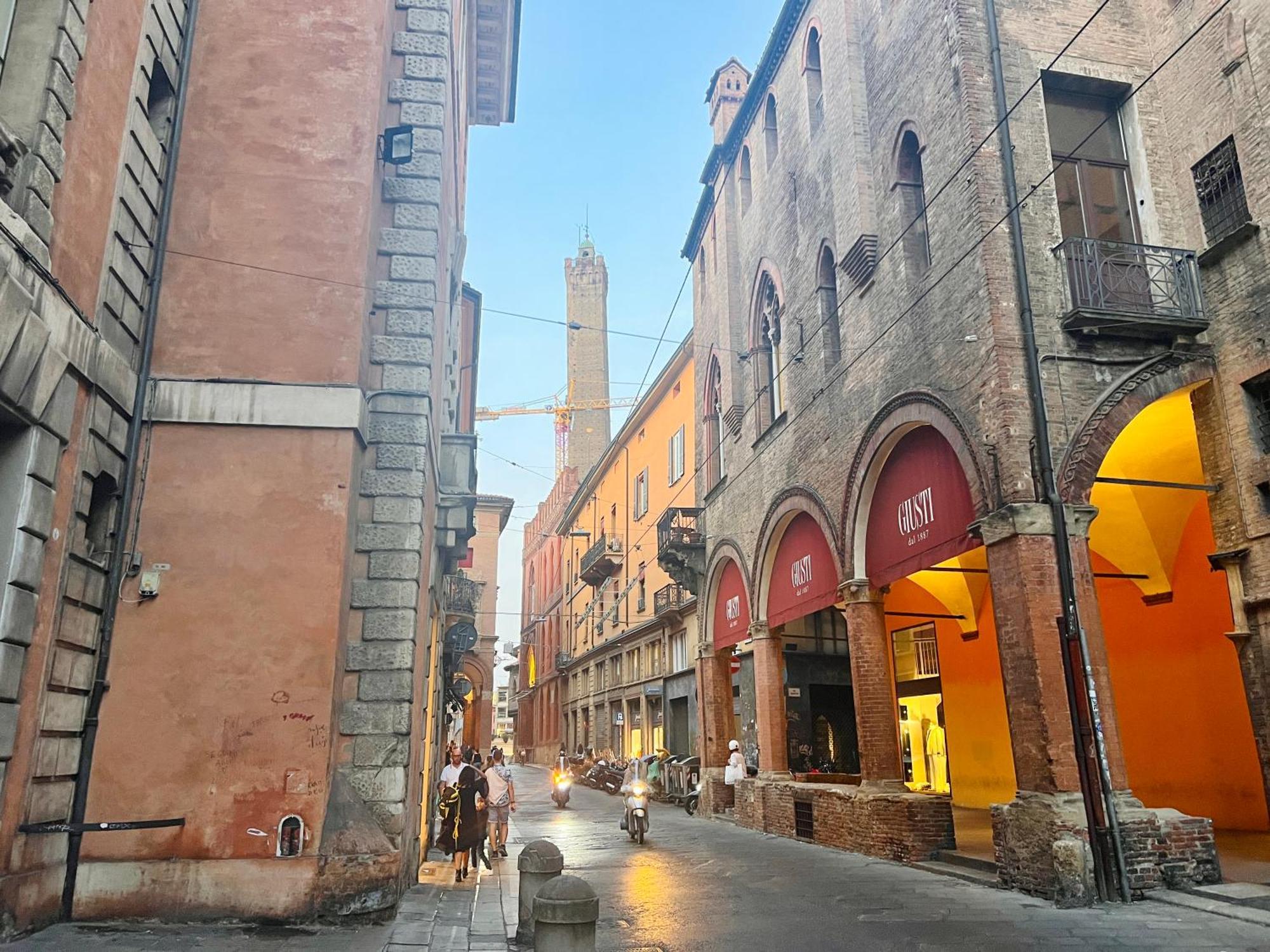 House Of Magic - Due Torri Apartment Bologna Luaran gambar